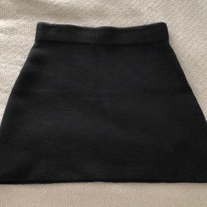 Theory ribbed mini skirt in black size medium